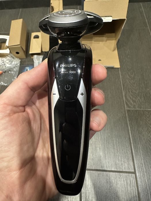 Электро бритва Pfilips 9000