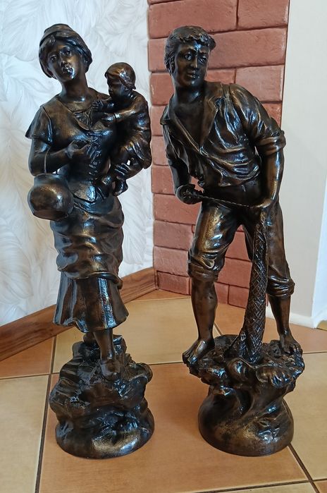Stare - rzeźby figurki