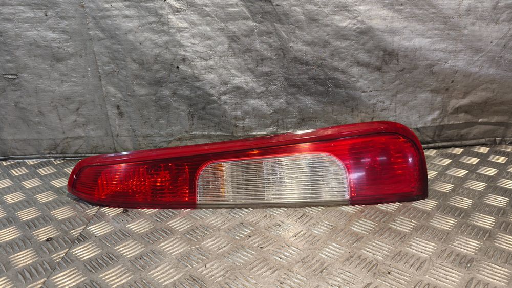 Lampa Prawy Tył 02R00F Ford C-Max 2003R