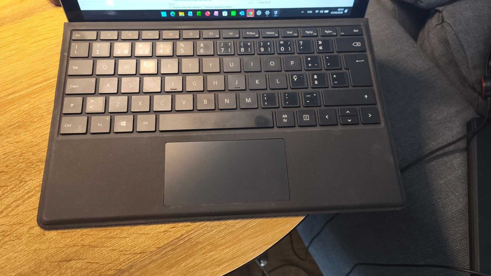 Surface Pro 7 i5 8GB 256GB | Bateria 95% | Teclado PT