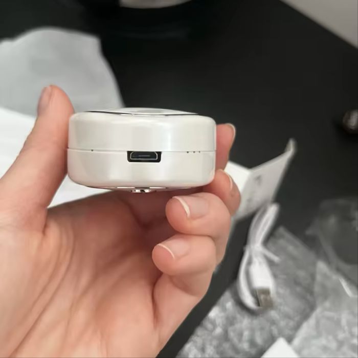 Мікрострумовий масажер для обличчя EMS