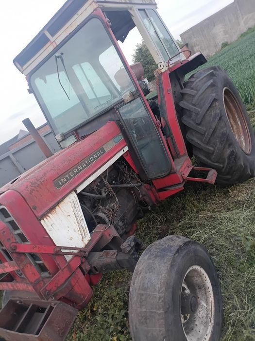 International 574 Części