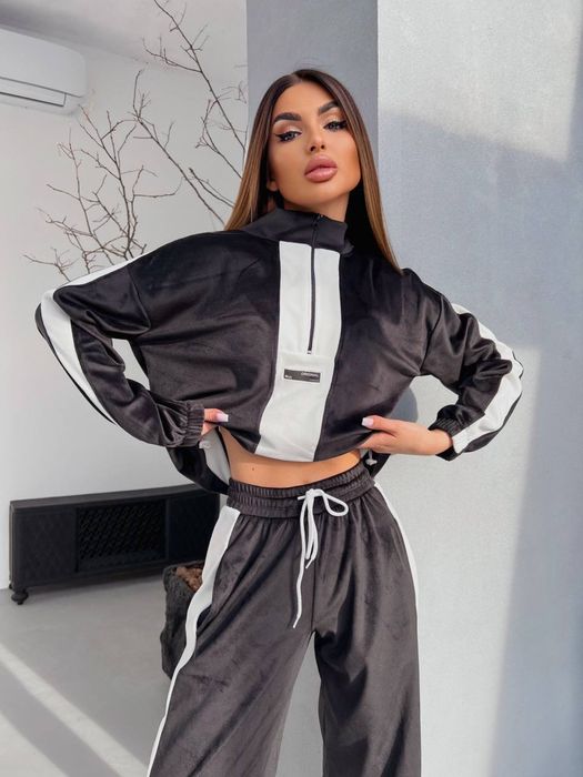 Жіночий велюровий костюм ЧБ