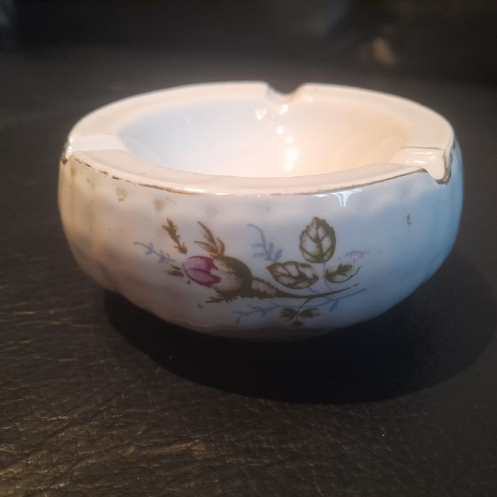 Piękna porcelanowa popielniczka CHODZIEŻ