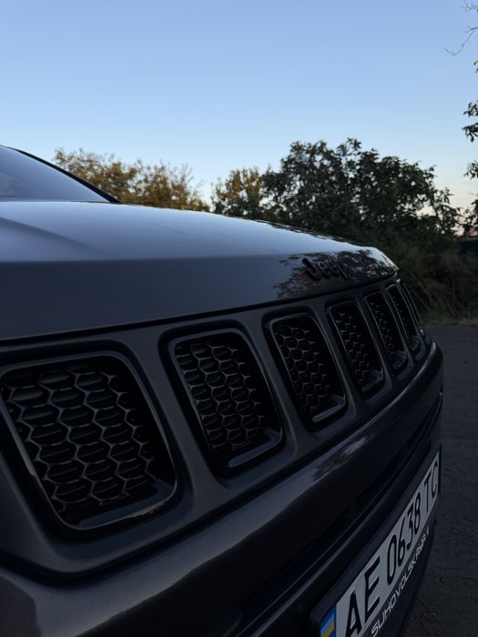 Продам Jeep Compass