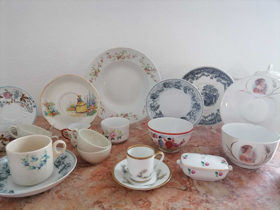 Loiça antiga de sacavém e Porcelana Vista Alegre