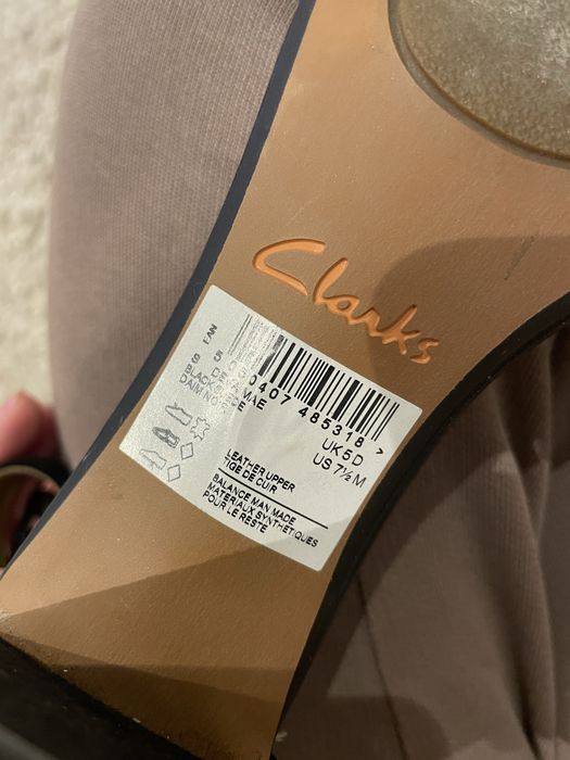 Buty na obcasie Clarks czarne 38