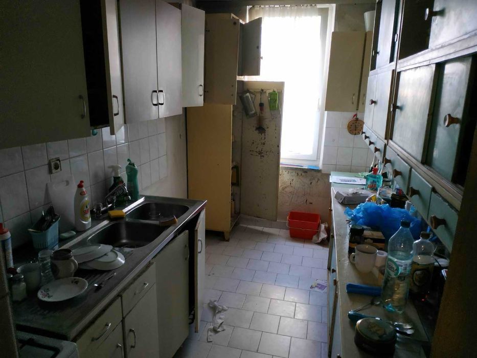 Opróżnianie domów mieszkań piwnic wywóz mebli śmieci gabarytów złom