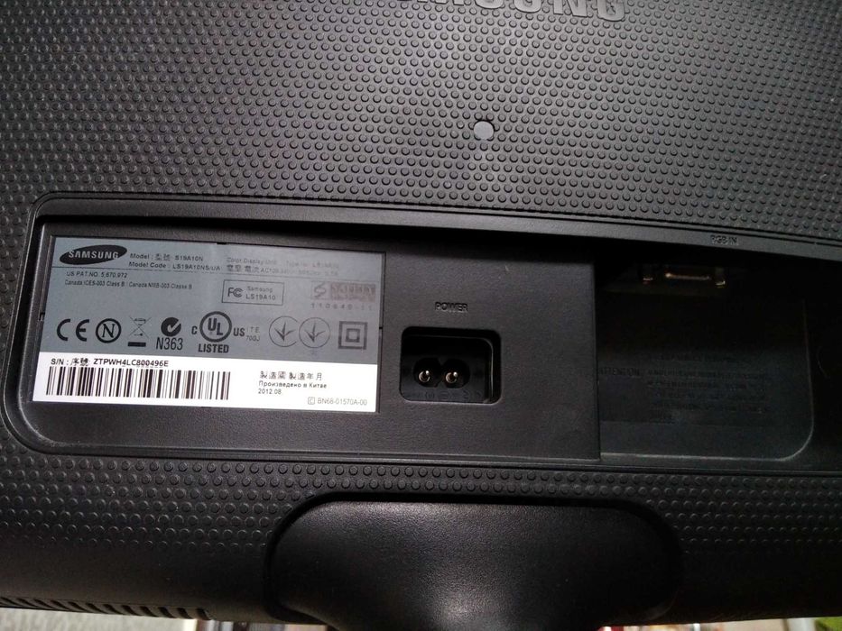 Монітор Samsung 19 дюймів ідеальний стан