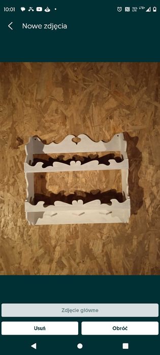 Biała, drewniana półka, do zawieszenia