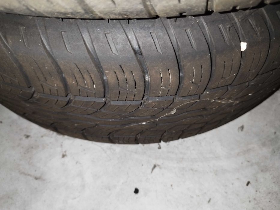 Pneus Bridgestone 235/60R16 100H (SUV)