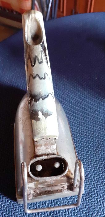 Stare żelazko z PRL-u