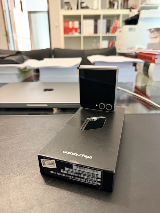 Samsung Z Flip 6 | 256GB