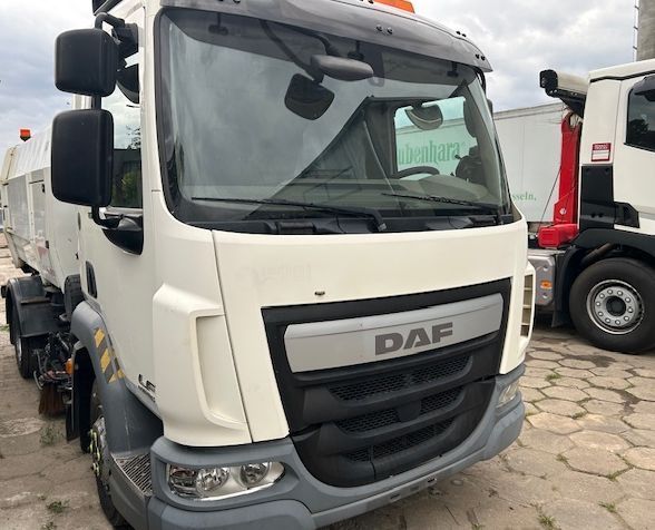 DAF LF Zamiatarka miejska uliczna dwustronna SCARAB 5,5 m3 Euro 6  Merlin 55 odkurzacz myjka Ravo Faun Bucher niski przebieg