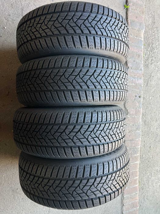 Komp. opon Goodyear 215/55R17 Demo
