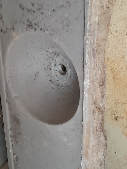 Lava loiça antigo em pedra