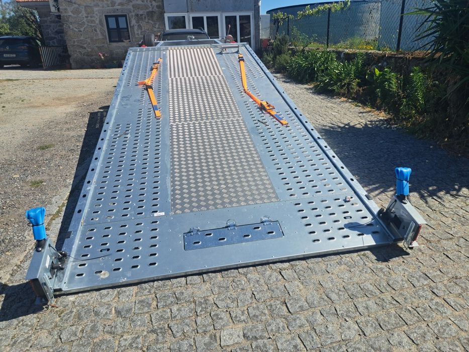 Atrelado porta carros
