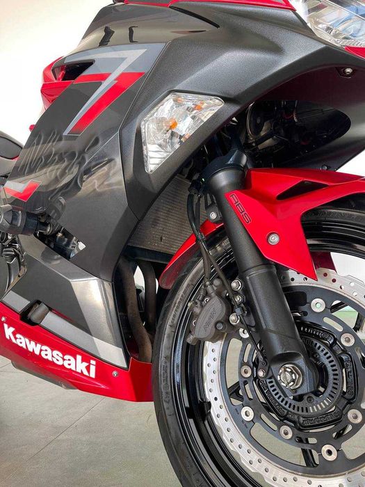 Мотоцикл Kawasaki Ninja 400