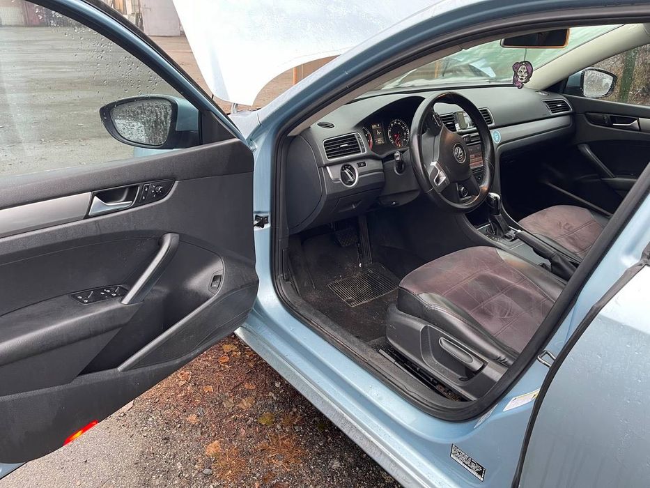 Продам Volkswagen Passat 2012