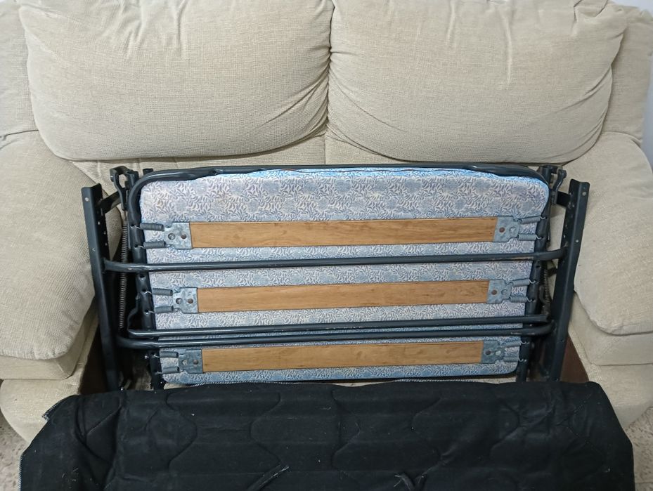 Sofá cama com dois lugares