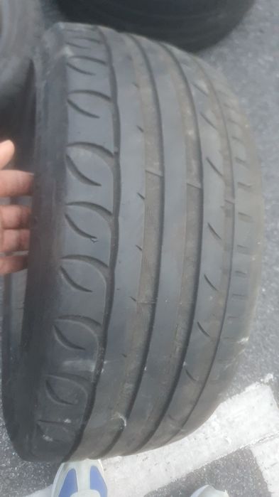 Pneus  r17  215 40