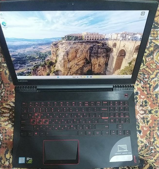 Игровой Ноутбук Lenovo Legion Y520 15.6 i7-7700HQ/16/256/1050TI