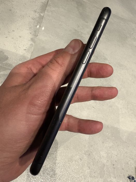 iPhone 11 64GB czarny