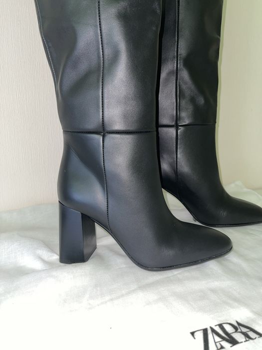 Кожаные сапоги Zara