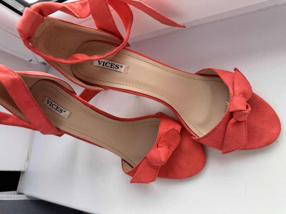 Szpilki koralowe vices 39