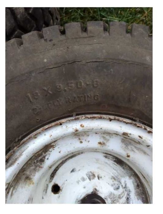 traktorek kosiarka Husqvarna , koła,