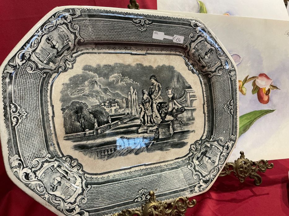 Travessa porcelana com 40 cm.  Anúncios abaixo