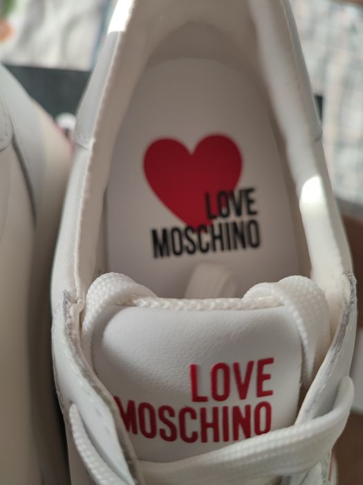 Tênis Love Moschino novos