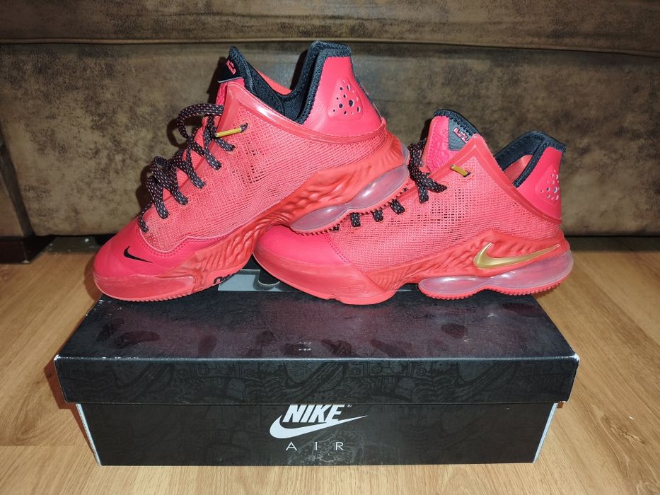 Buty Nike LeBron 19 Low „Light Crimson”