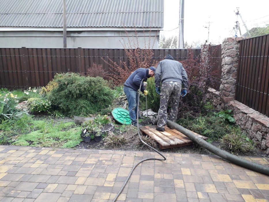 Выкачка ям Погребы.Чистка ям от ила с размывом