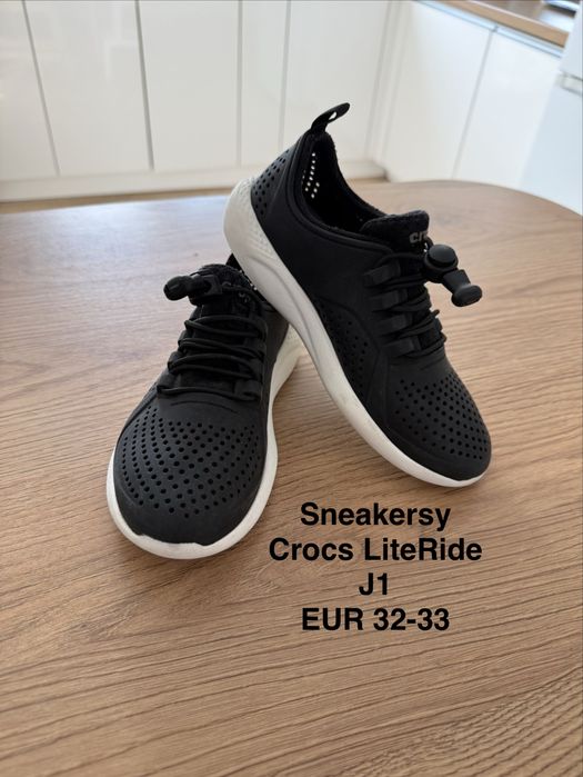 Sneakersy czarne z białą podeszwą Crocs LiteRide rozmiar J1 EUR 32-33