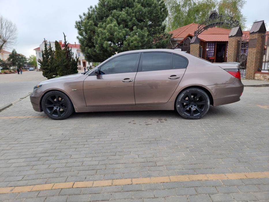 ПРОДАМ БМВ 530 .