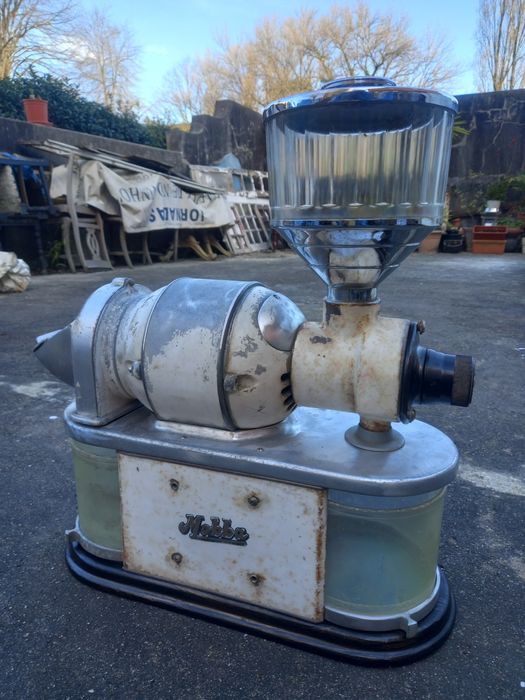 Moinho de cafe industrial antigo