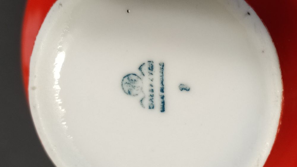 Wazon, wazonik czerwony, porcelana, Wałbrzych, lata 70