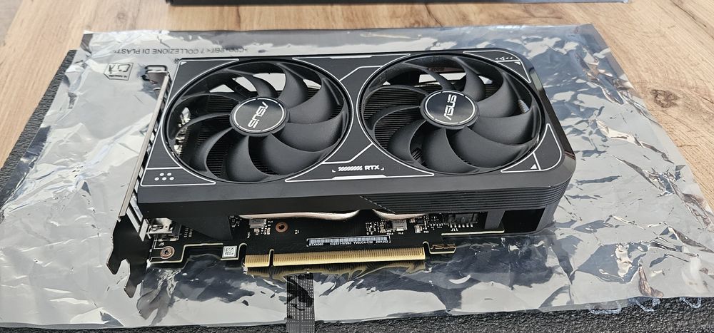 ASUS GeForce RTX 4060 8GB Dual - como nova