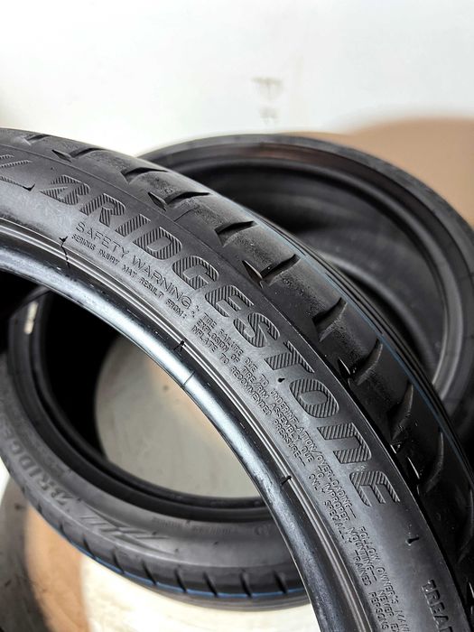 Pneus Bridgestone Potenza S001 - 255/35/19 - Excelentes
