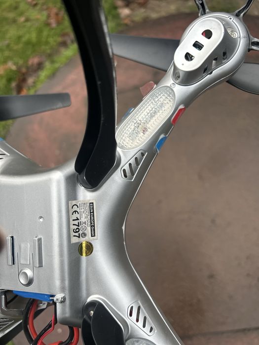Dron Syma stan b. dobry