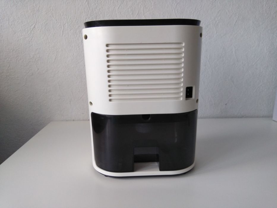 Osuszacz powietrza z wyświetlaczem jonizator wskaźnik wilgotności