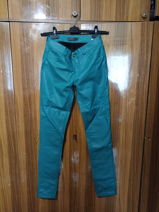 Штани на гудзику