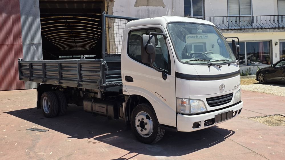 Toyota Dyna 3.0 D4D, 150.000km basculante tri-lateral