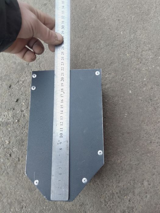 Бункерні годівнички для кролів.