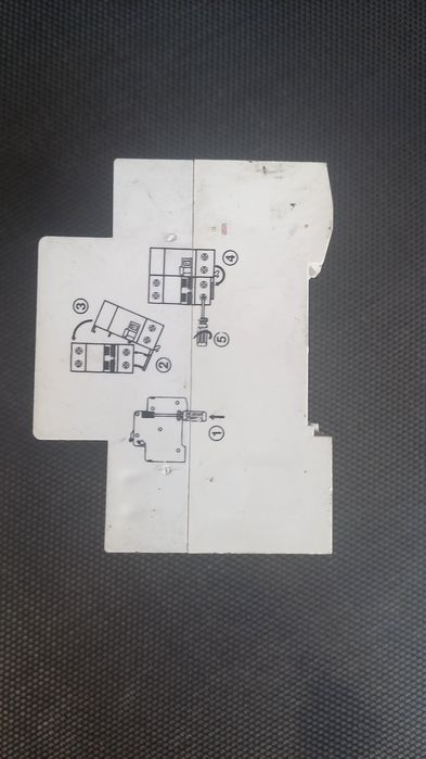 Disjuntor Merlin Gerin C60H C16 com módulo diferencial Vigi C60