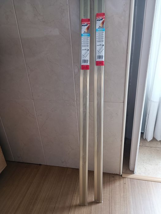 Vendo tapa-juntas de alumínio dourado