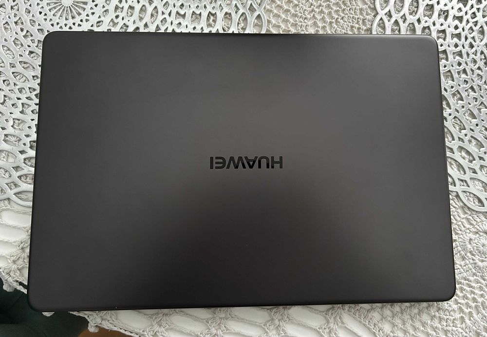 Huawei MateBook D 15.6" i5-8250U/8GB/128+1TB/Win11/ GeForce MX150