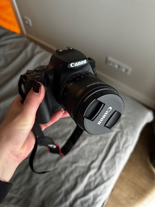 Canon EOS 250D + obiektyw 18-55m