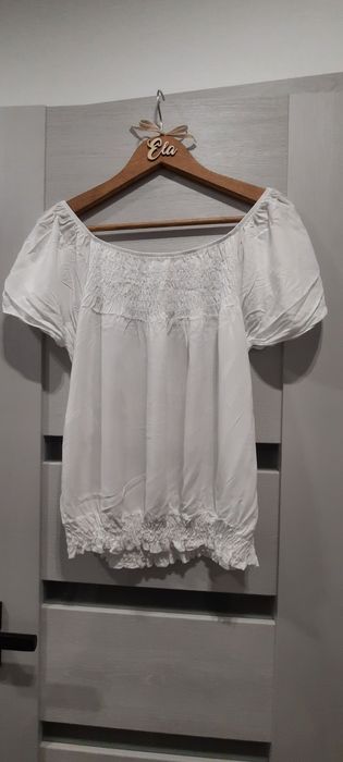 Jedwabna elegancka biała bluzka hiszpanka